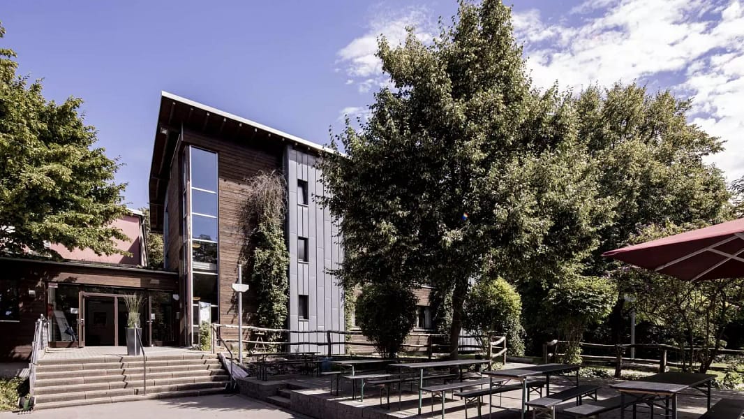 005_buehne_gross-webp