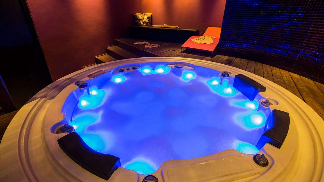 220621022815_299_adam_4