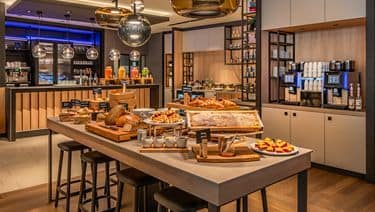 cy-cgncy-kitchen-and-bar-30471_Wide-Hor