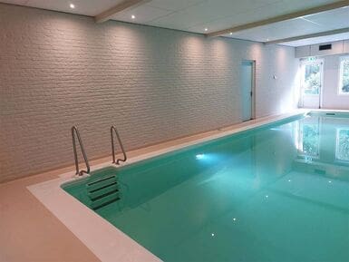 victoria-hoenderloo-binnenzwembad1.385x289