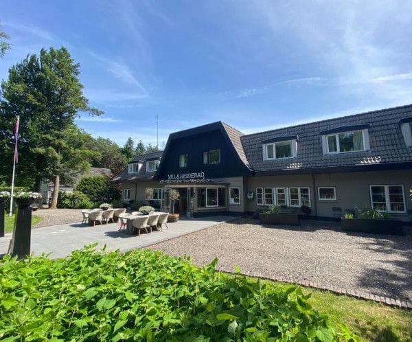 img_7be7df944d26556326418683d94677f1