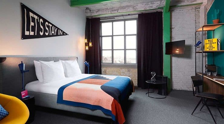 the_student_hotel_maastricht_deluxe_king_king_size_bed_hotel_stay